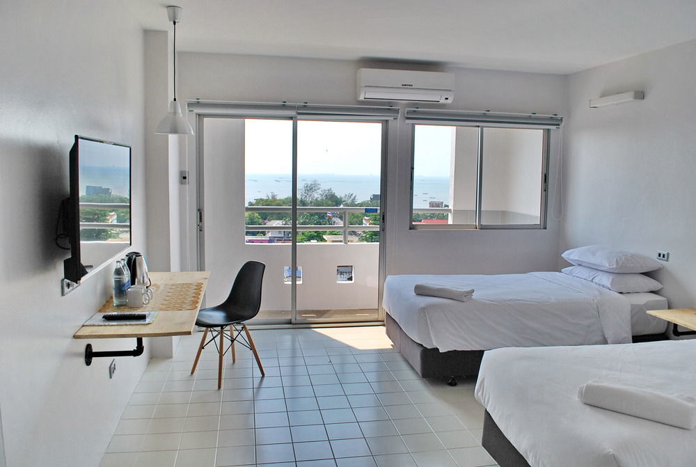 Ruenthip Pattaya Hotel Exterior photo